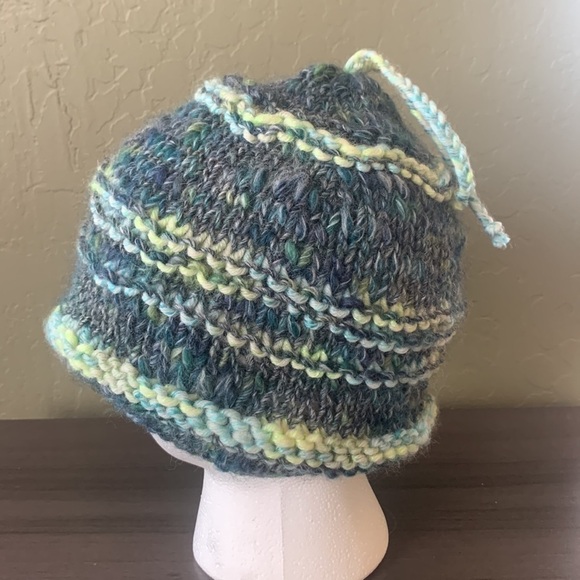 Knit Blue and Green Beanie Cap Hat - Picture 5 of 7
